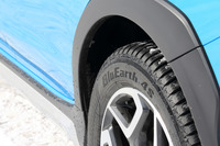 高い雪上性能を有する「ブルーアース4S AW21」だが、この製品はあくまでもオールシーズンタイヤ。頻繁に氷雪路を走るユーザーは、「アイスガード」などのスタッドレスタイヤを使用するべきだろう。