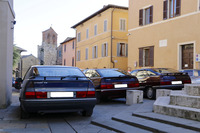 初期型（左右）と後期型（中央）では、バッジのデザインとともに、リアスポイラーの形状も異なる。