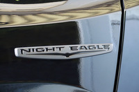 「ジープ・レネゲード」に内外装を黒でまとめた限定車の画像