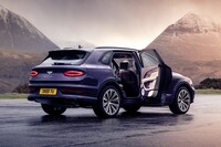 「ベントレー・ベンテイガ」のロングホイールベース版がデビューの画像