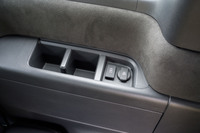 「スパーダ」および「スパーダ プレミアムライン」では、1～3列目のすべてのシートにUSBポートが用意される。