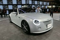 2023年のジャパンモビリティショーに出展された、ダイハツのスタディーモデル「VISION COPEN（ビジョン コペン）」。