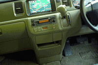 クリックすると、センターコンソールの収納がどこにあるかが見られます。