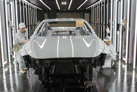 新型「インフィニティQ60」の生産ライン。