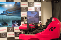 シルバーストーンサーキットを走る加藤茶さん。