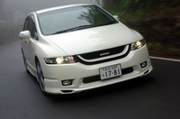 【スペック】
	ホンダ・オデッセイAbsolute（ベース車）：全長×全幅×全高＝4770×1800×1550mm／ホイールベース＝2830mm／車重＝1700kg／駆動方式＝FF／2.4リッター直4DOHC16バルブ（200ps/6800rpm、23.7kgm/4500rpm）
	 