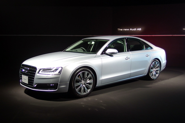 「アウディA8 4.0 TFSIクワトロ」