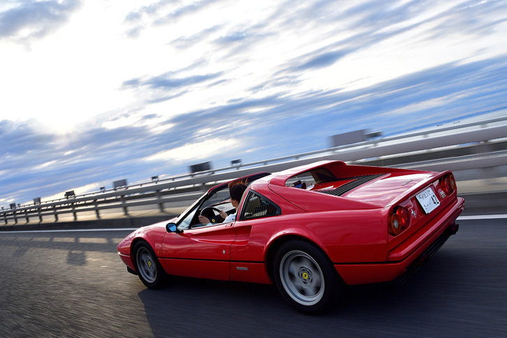 “赤い玉号”のキャンバーは、果たして……。（写真＝池之平昌信）