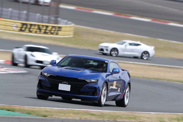 レーシングコースでは、パレードランのほか、レーシングスピードを味わえるアクティブ走行を実施した。