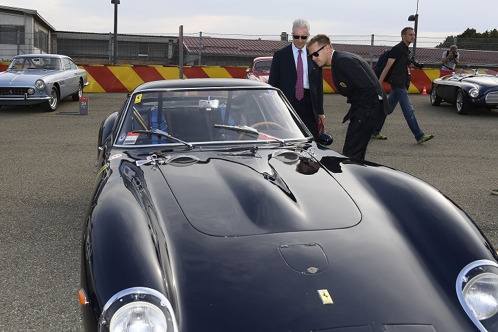 コンクールデレガンスの様子。