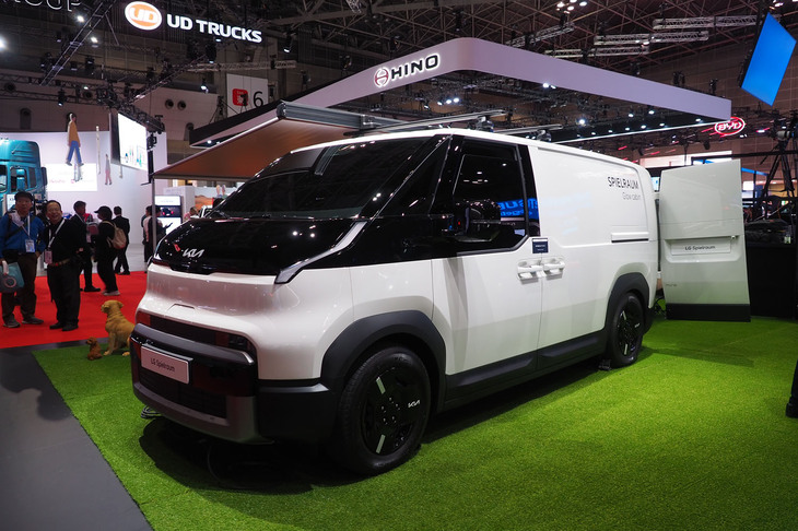 キアPV5 LGシュピラウム（コンセプトモデル）