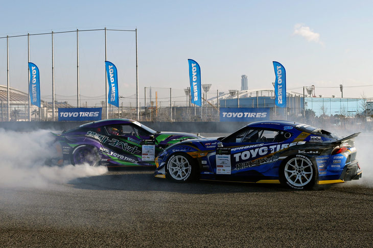 この豪快なパフォーマンスを、次回はモニター越しではなく、ぜひじかに拝見したい。