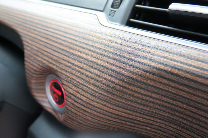 ホンダ・フリード ハイブリッド クロスター（4WD）（インストゥルメントパネルまわり）