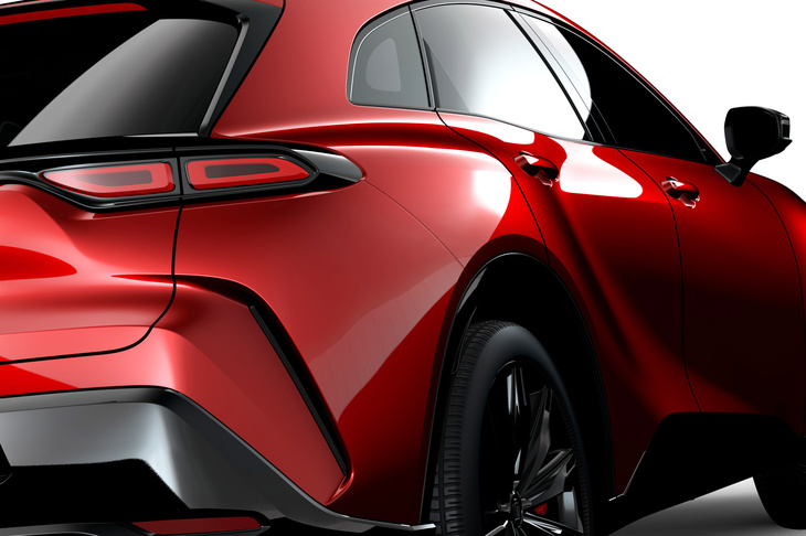 前から伸びるショルダーラインをさえぎり、大きく張り出した「クラウン スポーツ」のリアフェンダー。