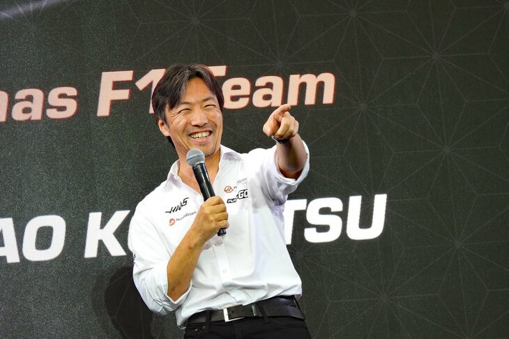 ハースF1チームは、2023年はコンストラクターズランキングで最下位だったものの、小松氏が監督に就任した今シーズンは復調。3戦を終えてランキング7位につけている。このチームの現状について、小松氏は「去年まではチームとして力が発揮できる環境が与えられていなかった。今はイタリアでもイギリスでも、ガレージの雰囲気がいい」「真価が問われるのはアップデートが入ったとき」「マジックはなく、できることは小さいことの積み重ね。自分のチームをどうしたらよりよくできるかに集中している」と語った。