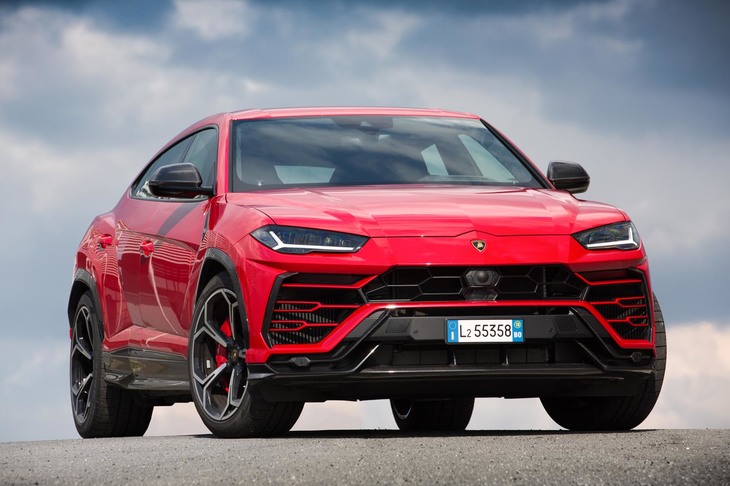 “スーパーSUV”こと「ランボルギーニ・ウルス」。そのボディー骨格は、同じグループに属する「アウディQ7」と共通のものが転用されている。