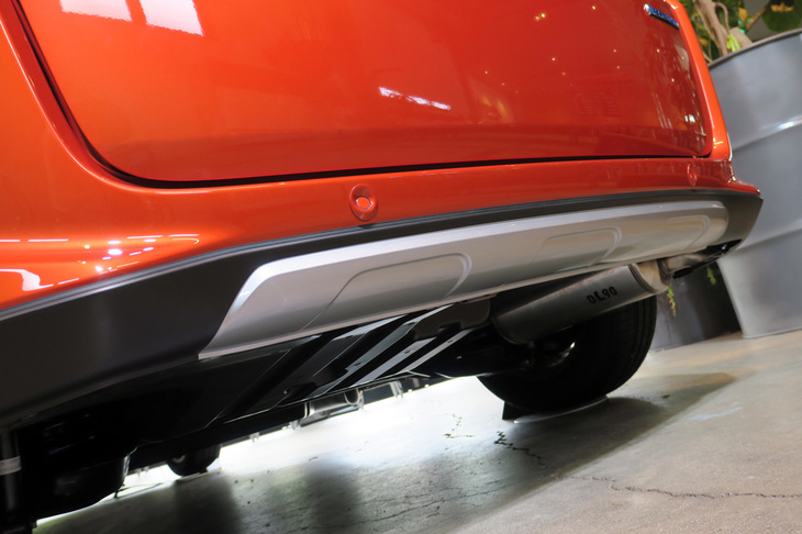 ホンダ・フリード ハイブリッド クロスター（FF）（リアバンパー）