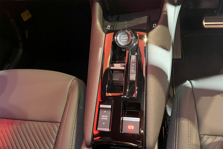 アルファ・ロメオ・ジュニア（センターコンソール）