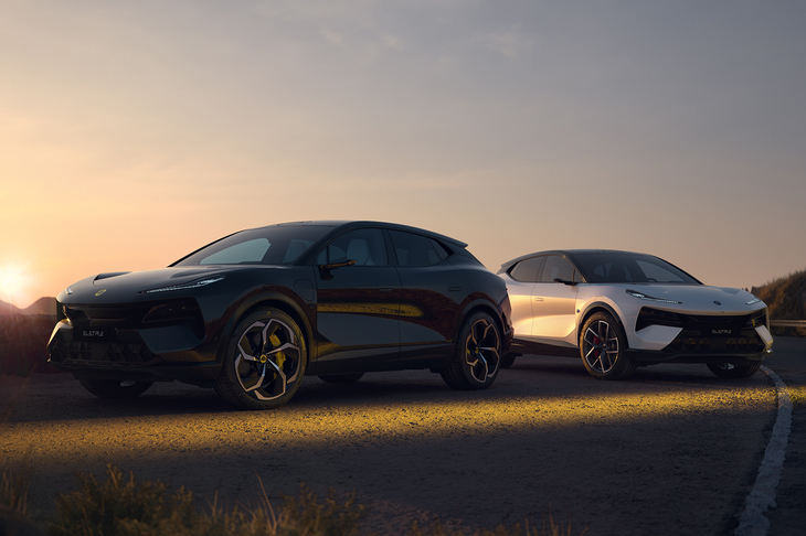 写真左からロータスの「エレトレ600」と「エレトレ900」