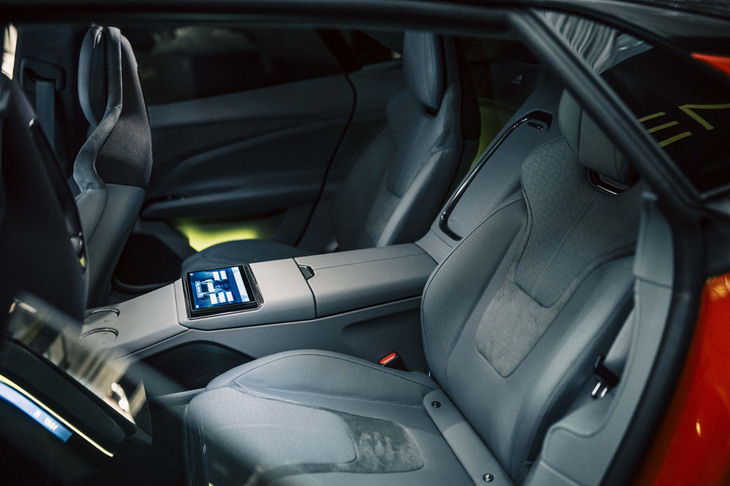 ロータス・エメヤ（写真：ロータスカーズ）