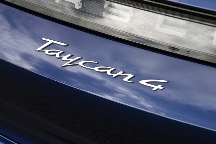 「タイカン クロスツーリスモ」の「4」は、最もベーシックなモデル。よりパワフルな上位モデルとして、「4S」と「ターボ」がラインナップされる。