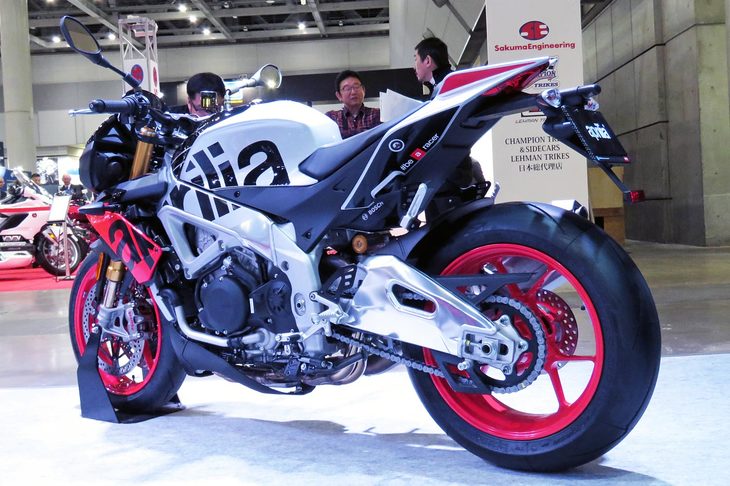 アプリリア・トゥオーノV4 1100ファクトリー