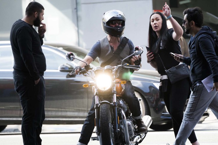 パーキングチケット付き入場券を購入したライダーは、展示会場の真下にあるパーキングスペースに愛車を止められる。スマートフォンや、いわゆるQRコードリーダーのようなデバイスを駆使し、完璧に来場車両を管理していた。