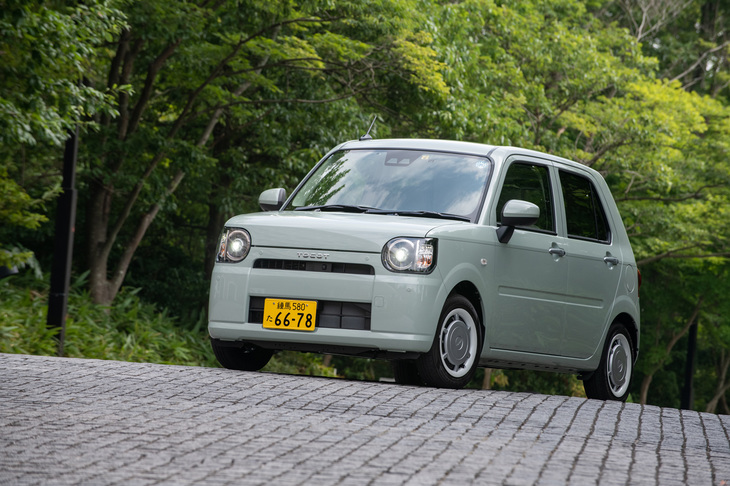 若い女性エントリーユーザーをターゲットにした軽乗用車「ダイハツ・ミラ トコット」。近年の若い女性が持つ感性について、あらためて考え直して企画されたモデルだった。（写真：向後一宏）