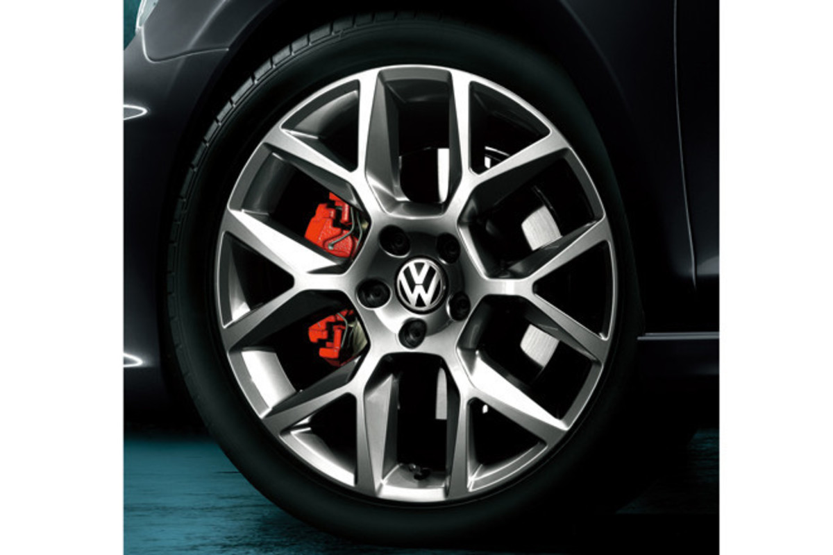 【レア✦美品】 Golf GTI Edition 35 記念クロノグラフ／ゴルフ レア✦美品】 Golf GTI Edition 35 記念クロノグラフ／ゴルフ