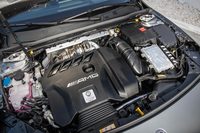 421psの最高出力と500Nmの最大トルクを発生する、M139型2リッター直4ターボエンジン。従来モデルのM133型より、30psの出力向上と25Nmのトルクアップを実現している。