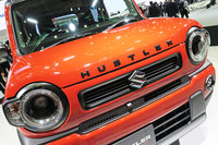 エンジンは排気量658ccの直列3気筒で、自然吸気ユニットは吸排気の両方に、ターボユニットは吸気側に、可変バルブタイミング機構を採用。そしていずれもマイルドハイブリッド機構付き……とのことだったが、撮影はNGだった。