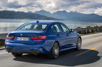 従来型よりも55kg以上軽量化されたというのもアピールポイント。その一方で、50：50の前後重量配分はキープしている。