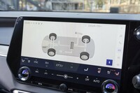 センタースクリーンは14インチのタッチ式。写真はエネルギーフローを映し出したところ。少し簡素すぎるのではないだろうか。