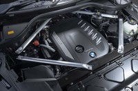 「B57D」エンジン本体も改良され、21PSと30N・m強力な最高出力286PS、最大トルク650N・mというスペックに進化した。