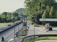 シエナに残るアジップ看板を掲げたスタンド。2022年7月撮影。