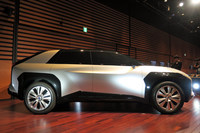 スバルとトヨタが共同開発するSUVタイプのEVは、2020年代前半の市場投入が予定されている。