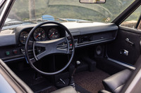 「914/6」のインストゥルメントパネル。グラスファイバー製のデタッチャブルルーフが標準装備されており、手軽にオープンエアドライブを楽しむことができる。