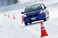 雪に強い夏タイヤ「トーヨーCFt」拡大展開