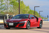 高度なハイブリッドシステムを搭載した新型「ホンダNSX」。2015年1月のデトロイトショーで、まずは北米仕様の「アキュラNSX」として世界初公開された。