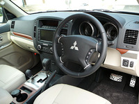 第290回：新型三菱パジェロ試乗“3歩進んで2歩下がる”ということ（小沢コージ）の画像