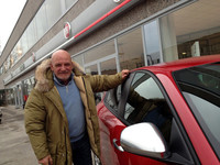 アルファ・ロメオ販売のベテラン、リヴィオ氏。