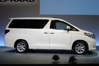 ウィンドウの輪郭が特徴的なサイドビュー。