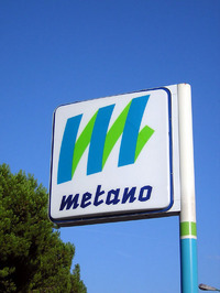 イタリアには現在約300のメタンスタンドがあり、40万台のメタン車が走っている。（筆者撮影）