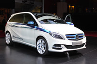 2013年の市販が予定されている「Bクラス」の天然ガス仕様車「B200ナチュラルガスドライブ」。