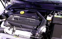 ターボのコントロールが巧みな2.3の４気筒。世界の４気筒の中でかなりいいエンジンの一つ。