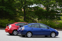 新型では、ルーフラインの頂点が後ろ側に移動し、これにより後席の頭上スペースが増した。