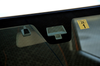 エマージェンシーブレーキや誤発進抑制制御機能からなる「レーダーブレーキサポート」は、「G」のマニュアル車と「A」を除く全車に標準装備される。
    