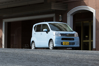 2014年12月に発表、発売された新型「ムーヴ」。1995年にデビューした初代から数えて、6代目のモデルとなる。