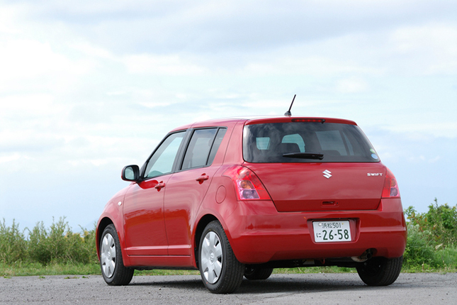 【スペック】全長×全幅×全高＝3755×1690×1510mm／ホイールベース＝2390mm／車重＝1000kg／駆動方式＝FF／1.2リッター直4DOHC16バルブ（90ps/6000rpm、12.0kgm/4000rpm）／価格＝119万7000円（テスト車＝同じ）