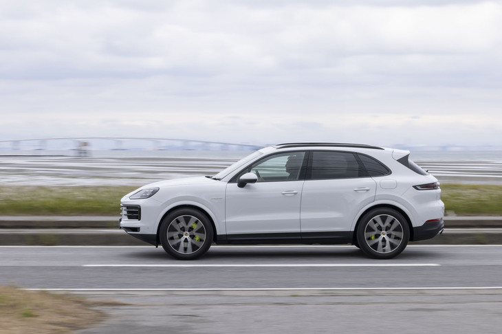 ポルシェ・カイエンEハイブリッド